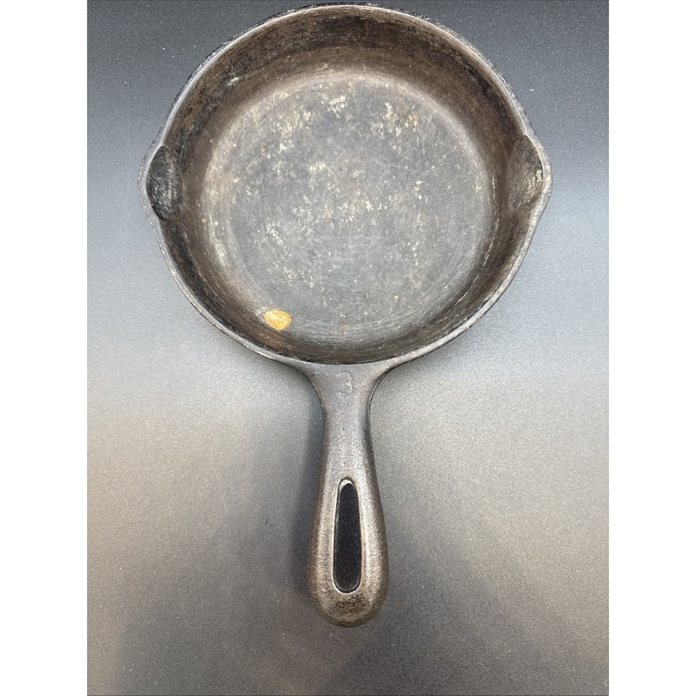 Vintage 6 1/2 inch #3 Cast Iron Skillet Letter W Needs TLC
